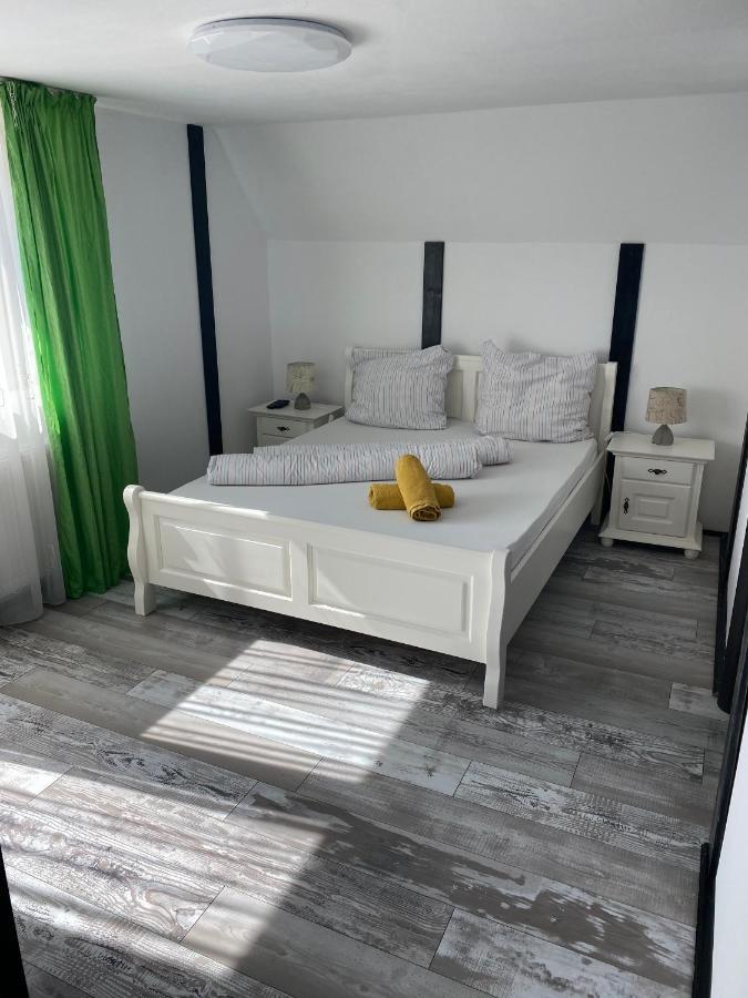 Vila Smiley Avrig Buitenkant foto
