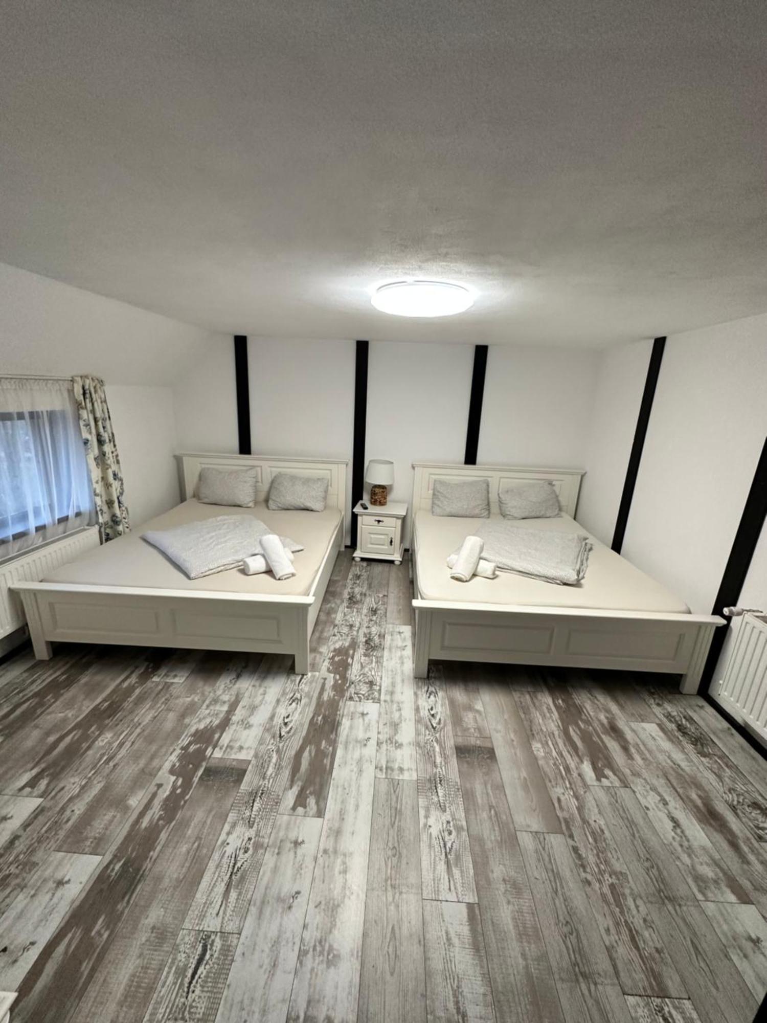 Vila Smiley Avrig Buitenkant foto
