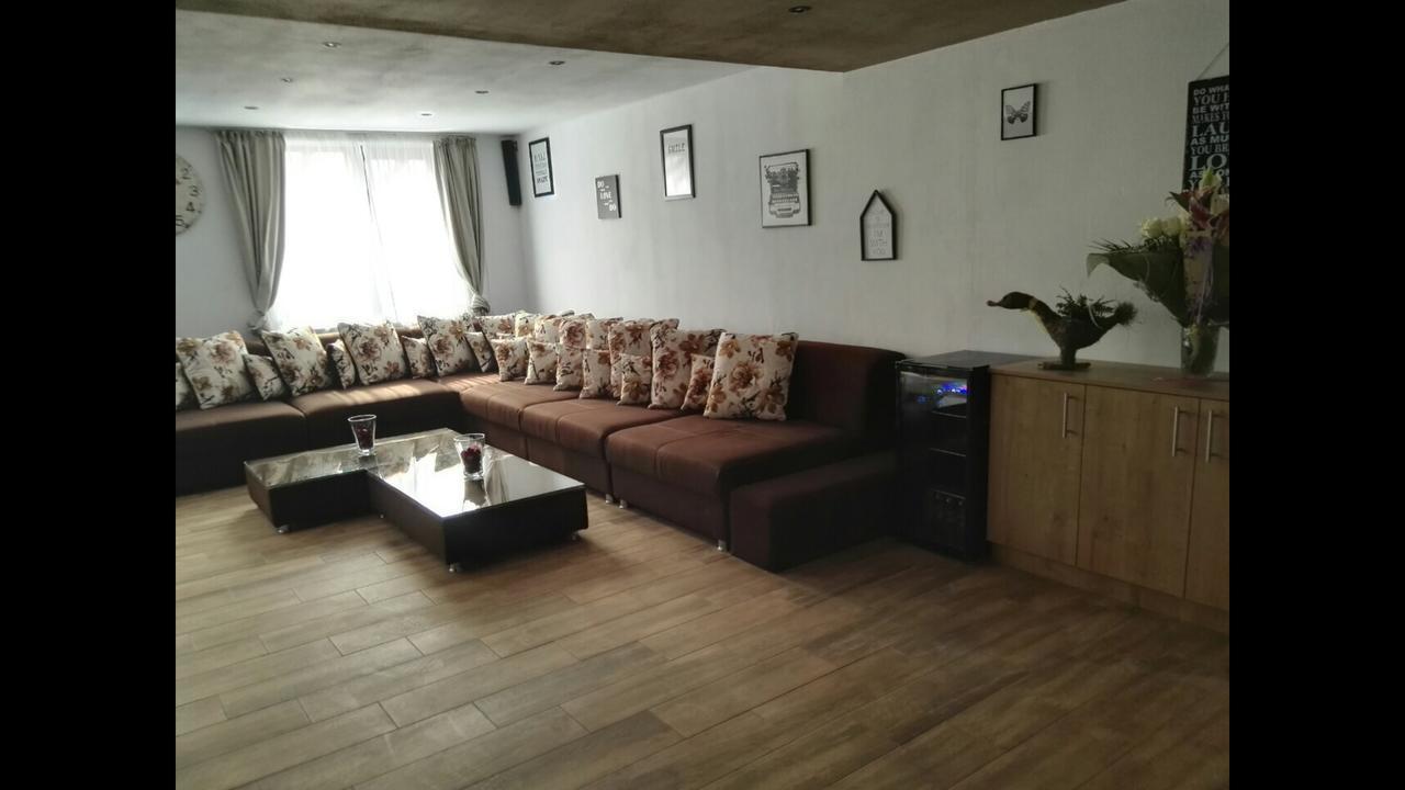 Vila Smiley Avrig Buitenkant foto